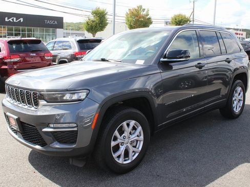 Used 2022 Jeep Grand Cherokee Limited image 2