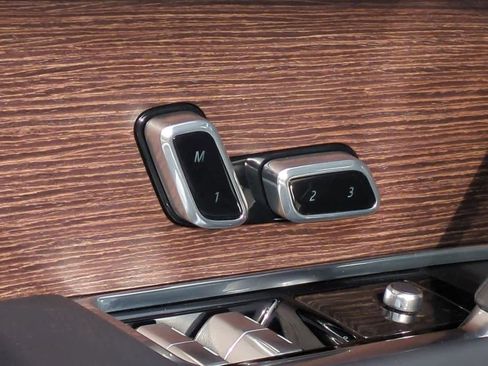 Certified 2024 Land Rover Range Rover SE image 16