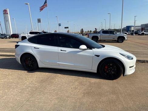 Used 2018 Tesla Model 3 RWD image 9