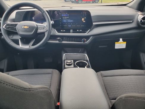 Used 2026 Chevrolet Equinox LT FWD image 5