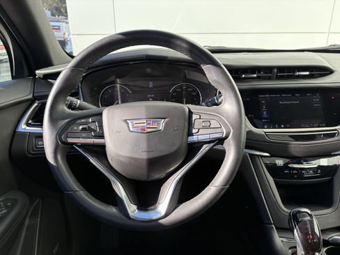 Used 2023 Cadillac XT6 Luxury image 19