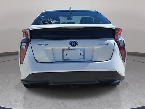 Used 2016 Toyota Prius Three Touring FWD image 7