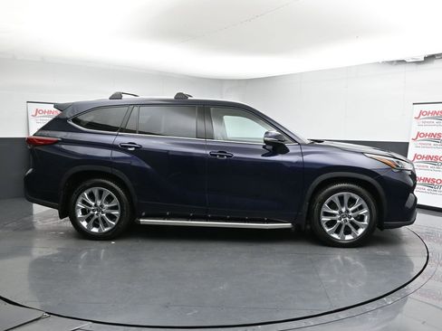 Used 2022 Toyota Highlander Limited image 9