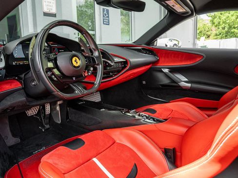 Used 2022 Ferrari SF90 Spider AWD/4WD image 20