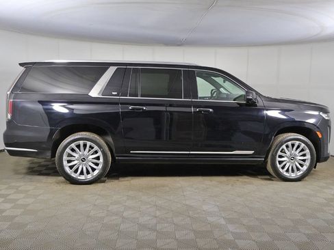 Used 2023 Cadillac Escalade ESV Premium Luxury w/ Performance Package AWD/4WD image 18
