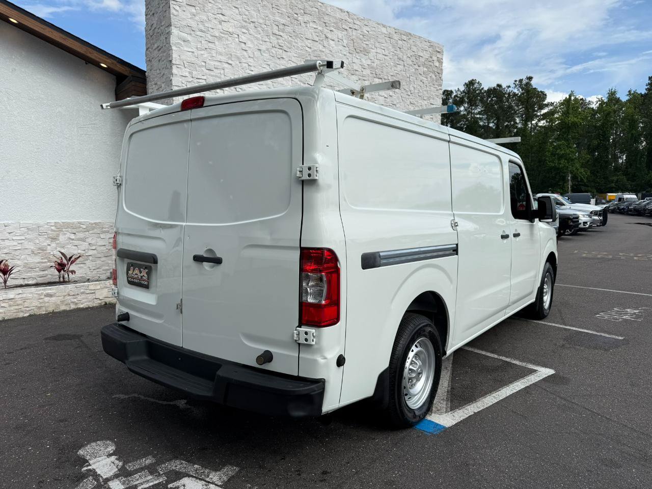 Used 2015 Nissan NV 2500 S w/ Power Package RWD image 17