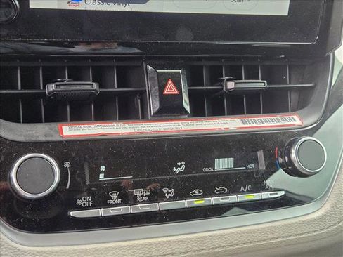 Used 2024 Toyota Corolla Cross L image 19