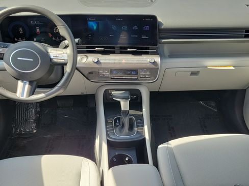 Used 2025 Hyundai Kona SEL FWD image 14