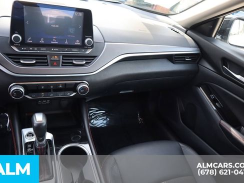 Used 2025 Nissan Altima 2.5 SR FWD image 34