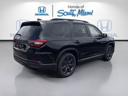 New 2026 Honda Pilot Sport image 7