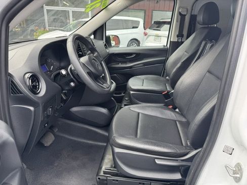 Used 2021 Mercedes-Benz Metris image 7