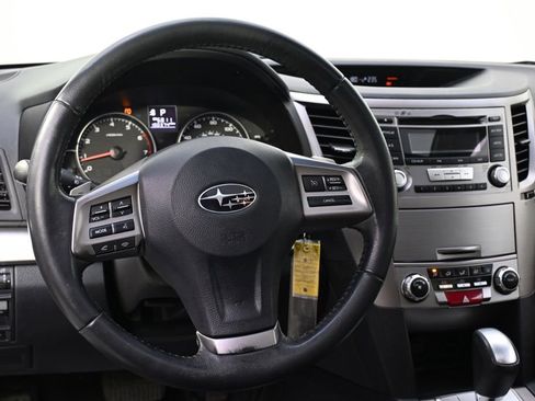 Used 2013 Subaru Outback 2.5i Premium image 12