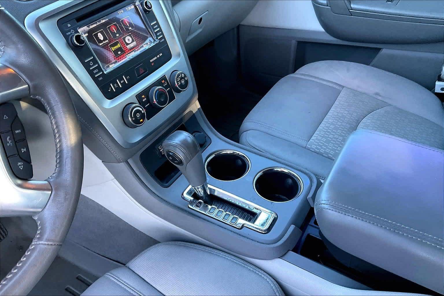 Used 2013 GMC Acadia SLE FWD image 16