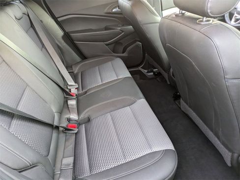 Used 2025 Chevrolet Trax LT w/ LT Convenience Package image 29