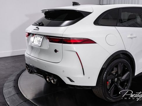 Used 2024 Jaguar F-PACE SVR image 19