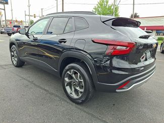 Used 2024 Chevrolet Trax LT w/ Driver Confidence Package FWD video 2