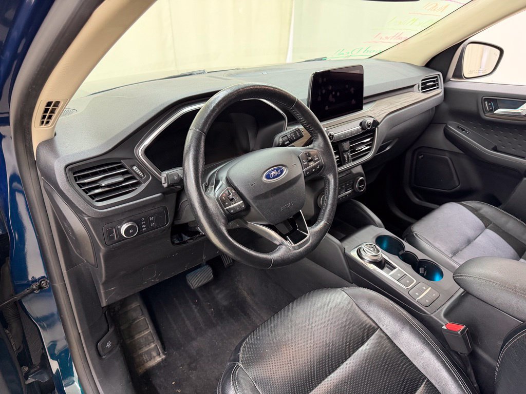 Used 2020 Ford Escape Titanium AWD/4WD image 19