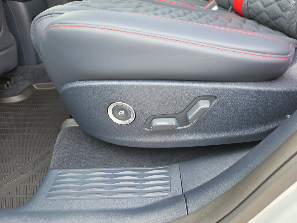New 2027 Genesis GV80 3.5T e-SC AWD/4WD image 33