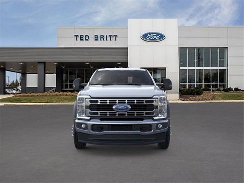 New 2025 Ford F450 XL w/ XL Chrome Package image 7