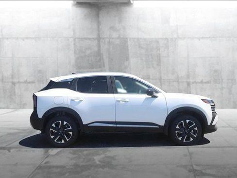 New 2026 Nissan Kicks SV AWD/4WD image 5