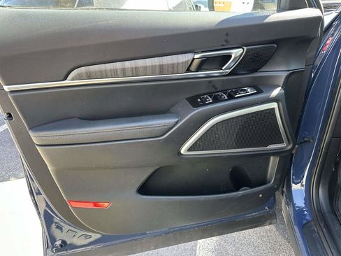 Certified 2023 Kia Telluride EX image 17