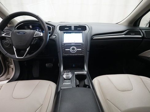 Used 2017 Ford Fusion Titanium image 5