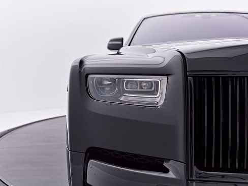 Used 2024 Rolls-Royce Phantom Sedan w/ The Phantom Package RWD image 22