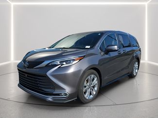 Used 2021 Toyota Sienna Platinum FWD video 1