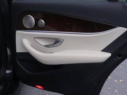 Used 2022 Mercedes-Benz E 350 E 350 image 17