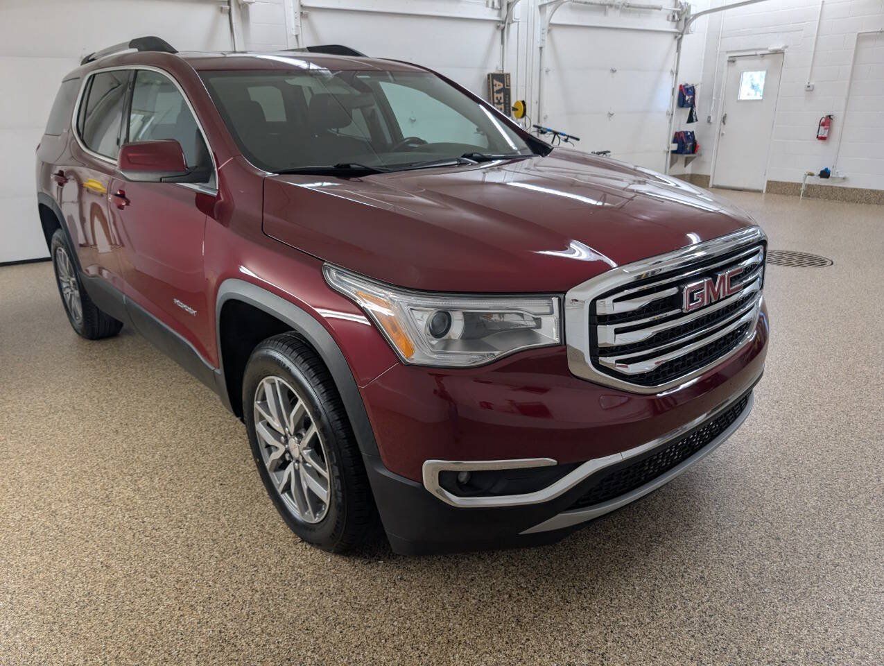 Used 2017 GMC Acadia SLE AWD/4WD image 5