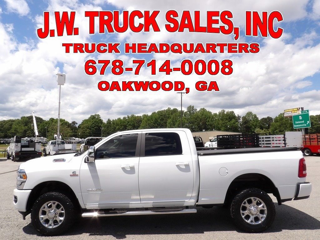 Used 2023 RAM 2500 Laramie AWD/4WD image 2