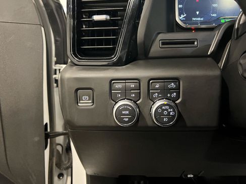 Used 2023 GMC Sierra 1500 AT4 w/ AT4 Preferred Package AWD/4WD image 11