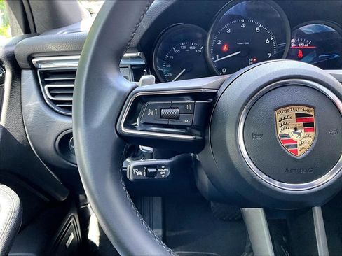 Certified 2026 Porsche Macan AWD/4WD image 23