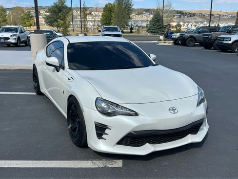 Used 2017 Toyota 86 RWD image 6