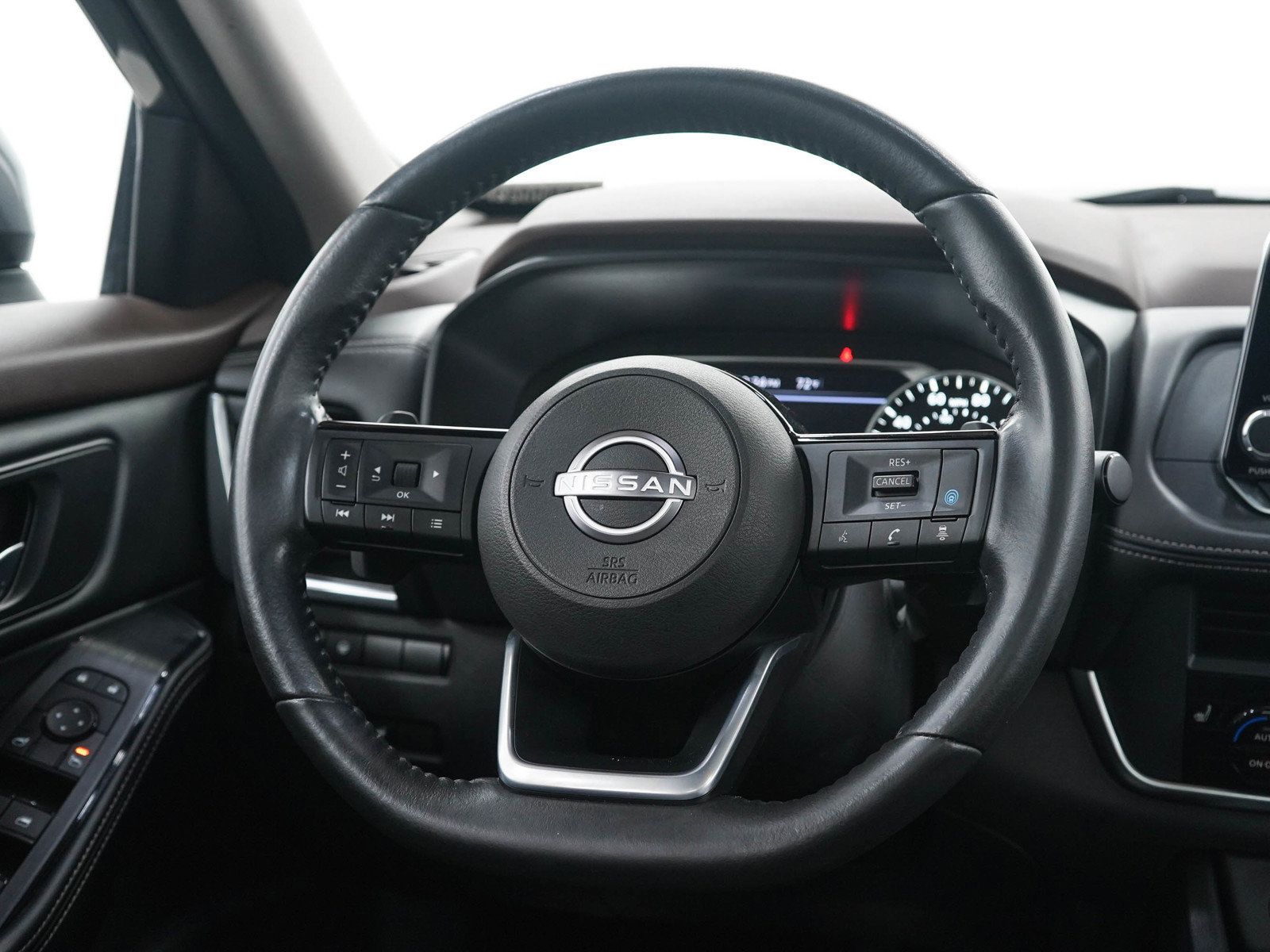Used 2023 Nissan Rogue SV w/ SV Premium B Package AWD/4WD image 18