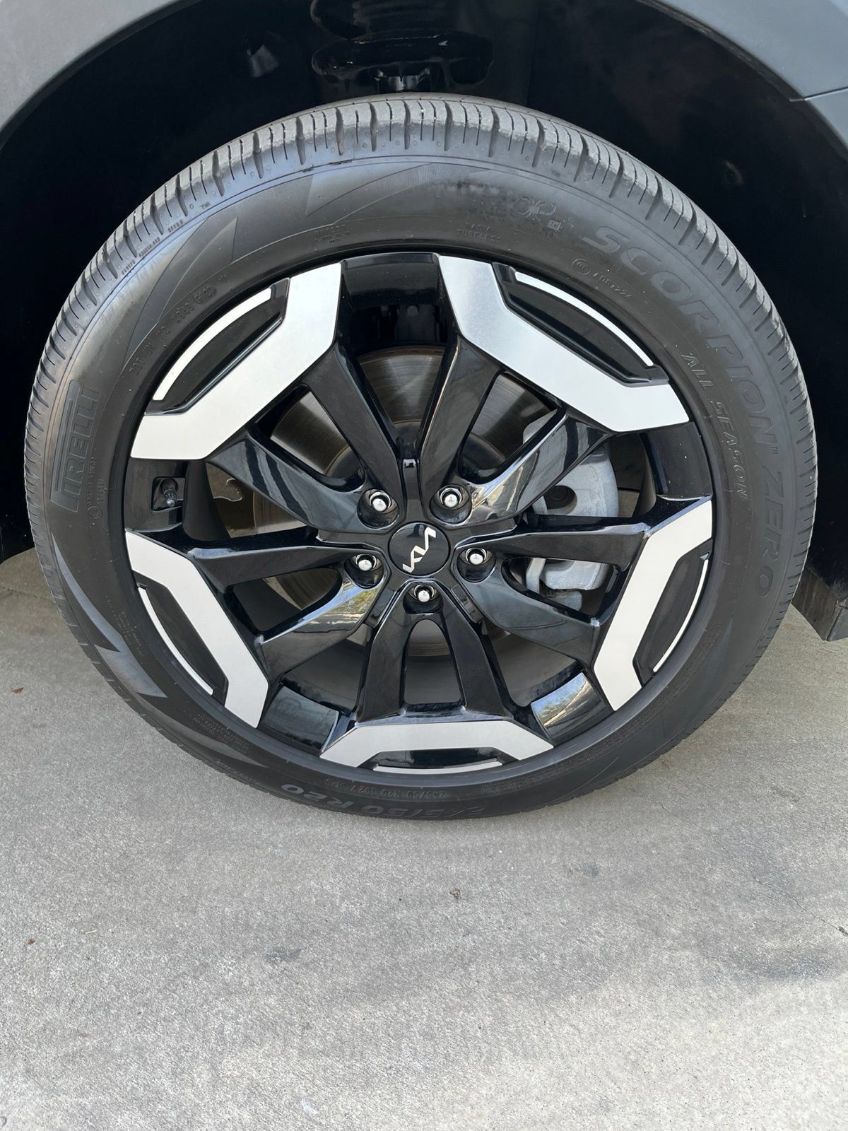Used 2024 Kia Telluride EX w/ EX Captain's Chair Package AWD/4WD image 26