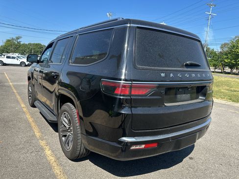 Used 2024 Jeep Wagoneer Series II w/ Flexible Seating Group RWD image 6