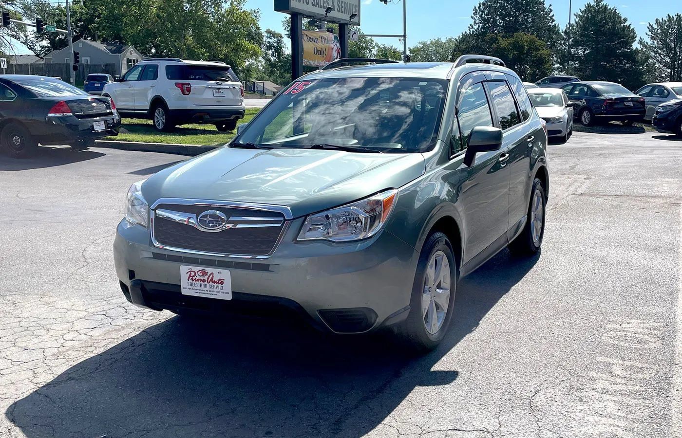 Used 2015 Subaru Forester 2.5i Premium AWD/4WD image 2