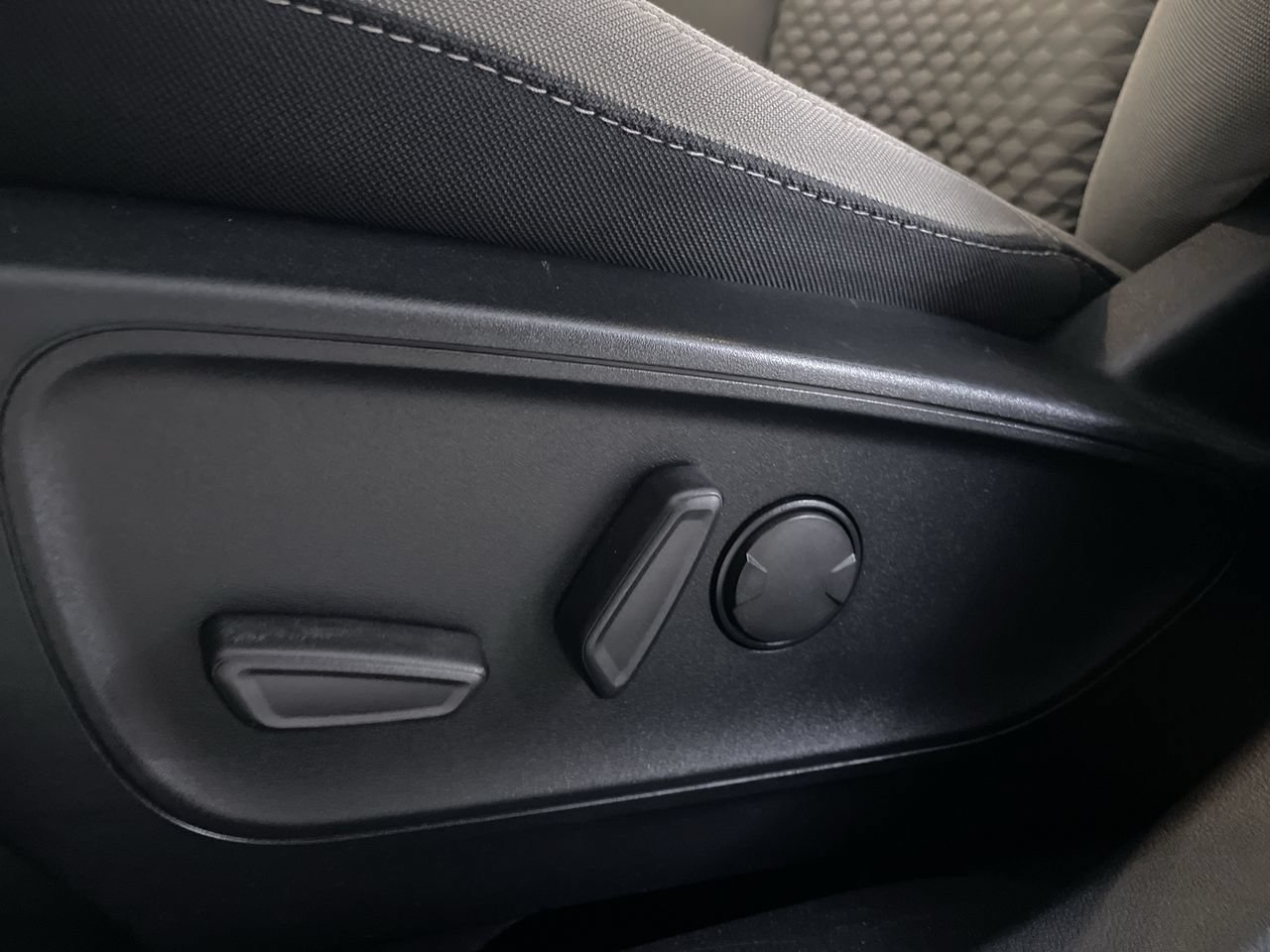 Used 2020 Ford Escape SE AWD/4WD image 14