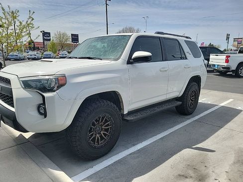 Used 2019 Toyota 4Runner TRD Off-Road AWD/4WD image 10
