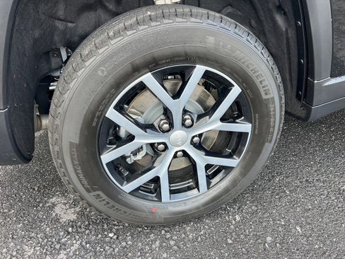 New 2025 Jeep Grand Cherokee L Limited image 8