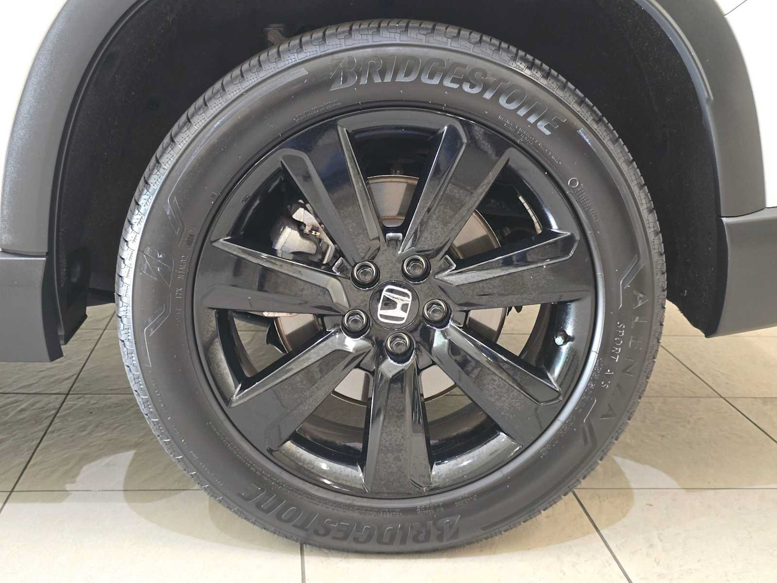 Used 2025 Honda Pilot Black Edition image 8