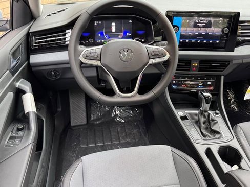 New 2025 Volkswagen Jetta SE image 18