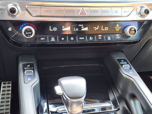 Certified 2022 Kia Telluride SX w/ Nightfall Edition Package AWD/4WD image 28