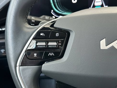Used 2023 Kia Niro EX FWD image 29