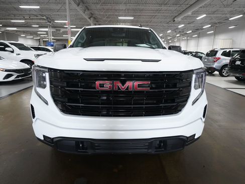 Used 2023 GMC Sierra 1500 Elevation w/ Preferred Package AWD/4WD image 11