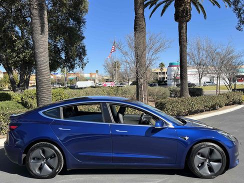 Used 2018 Tesla Model 3 Long Range image 14