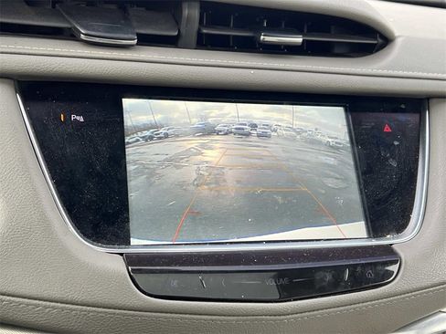 Used 2018 Cadillac XT5 Luxury w/ Driver Awareness Package image 22