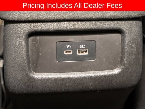 Used 2023 Nissan Pathfinder SL AWD/4WD image 9