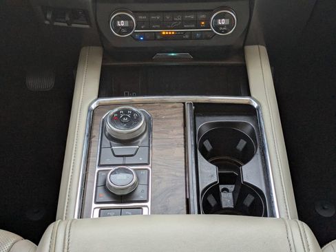 Used 2020 Ford Expedition Max Platinum AWD/4WD image 23